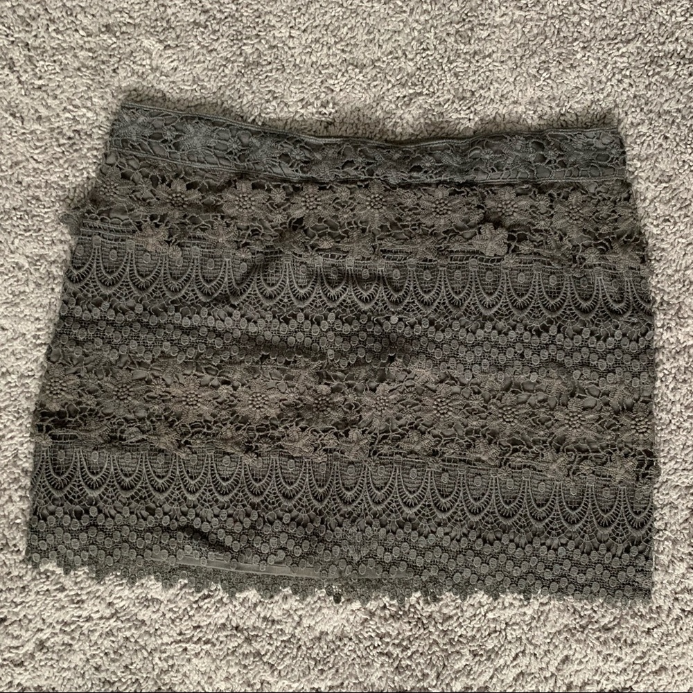 American Eagle grey lace mini skirt